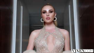 VIXEN Predivna mala kurac u vruće lezbejka trojku