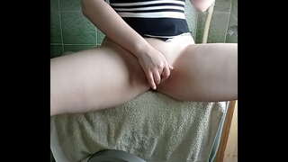 ���ိန်းကလေးနှင့်အတူကြီးမားတဲ့မြည်းရရှိသွားတဲ့တစ်အော်ဂဇင်အပေါ်အဝတ်လျှော်စက်နှင့်အ Vibrator