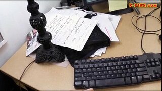 Tip je napravio dogovor sa zgodnom poslovnom ženom da bi ona imala novac