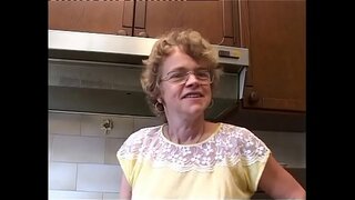 Ma bite ne peuvent résister à l&#039;irrésistible charme d&#039;une femme mature! Vol. 8