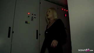 B. Teen bl &amp; auml; st schnell meinen Schwanz zum Dank nach einer Party-njemački amater