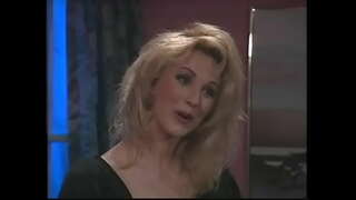 Divno plavuša je sranje kurac i dobije roze pičko zeznuo na crnom kauču